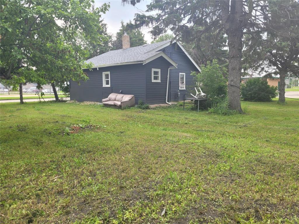 423 6Th Avenue Ne, Portage La Prairie, MB - Outdoor