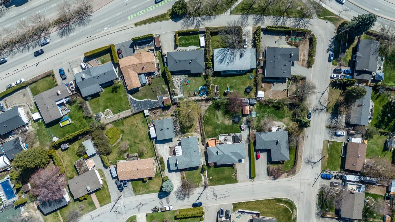 707 Glenburn Street, Kelowna, BC -