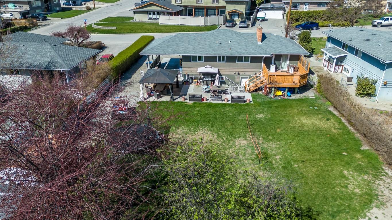 707 Glenburn Street, Kelowna, BC - Outdoor