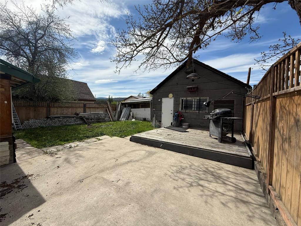 223 Crestbrook Avenue, Cranbrook, BC - Outdoor