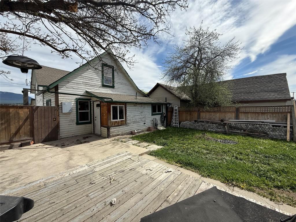 223 Crestbrook Avenue, Cranbrook, BC - Outdoor With Deck Patio Veranda