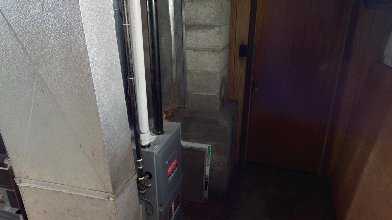 200 3Rd Avenue, Cranbrook, BC - Indoor Photo Showing Basement