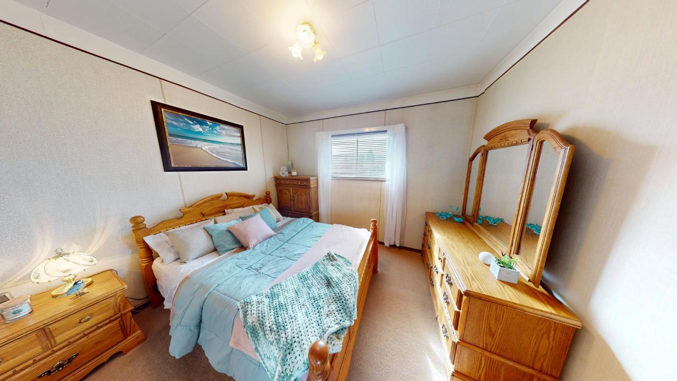 200 3Rd Avenue, Cranbrook, BC - Indoor Photo Showing Bedroom