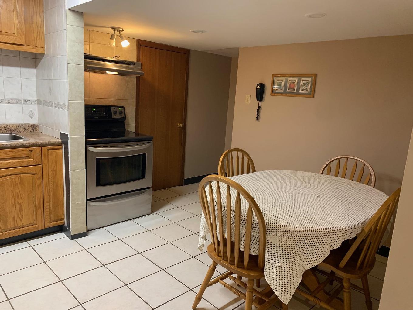 1325 Rosslyn Road, Thunder Bay, ON - Indoor