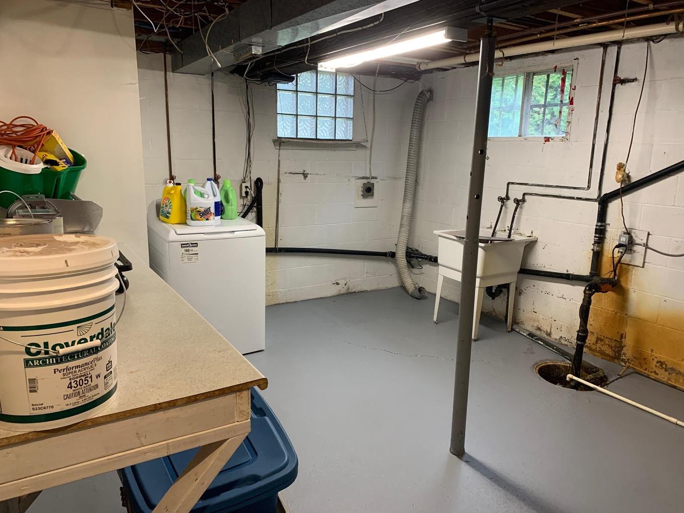 1325 Rosslyn Road, Thunder Bay, ON - Indoor Photo Showing Basement