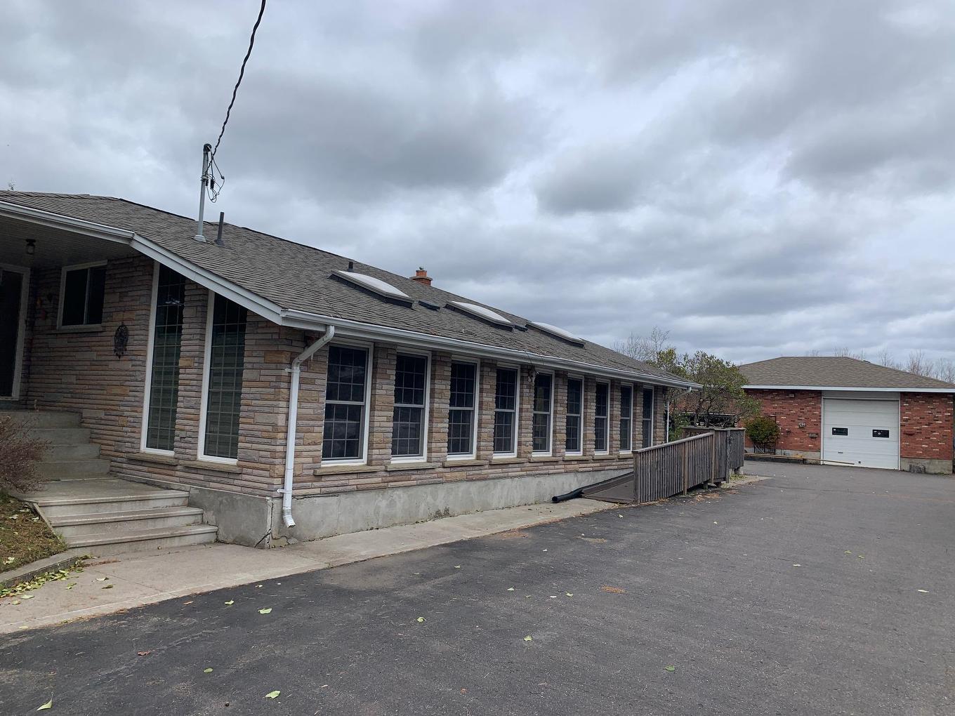 1325 Rosslyn Road, Thunder Bay, ON - Outdoor