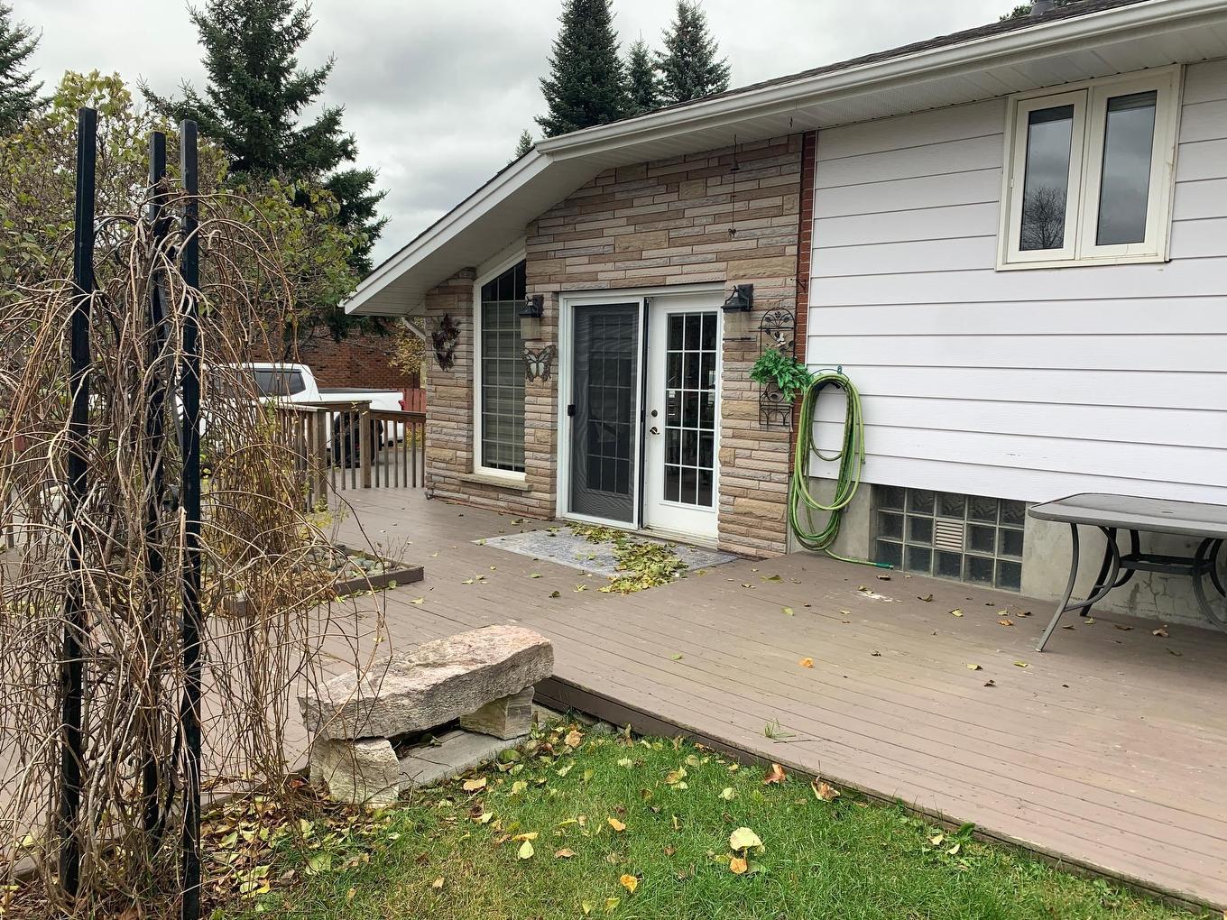 1325 Rosslyn Road, Thunder Bay, ON - Outdoor With Exterior