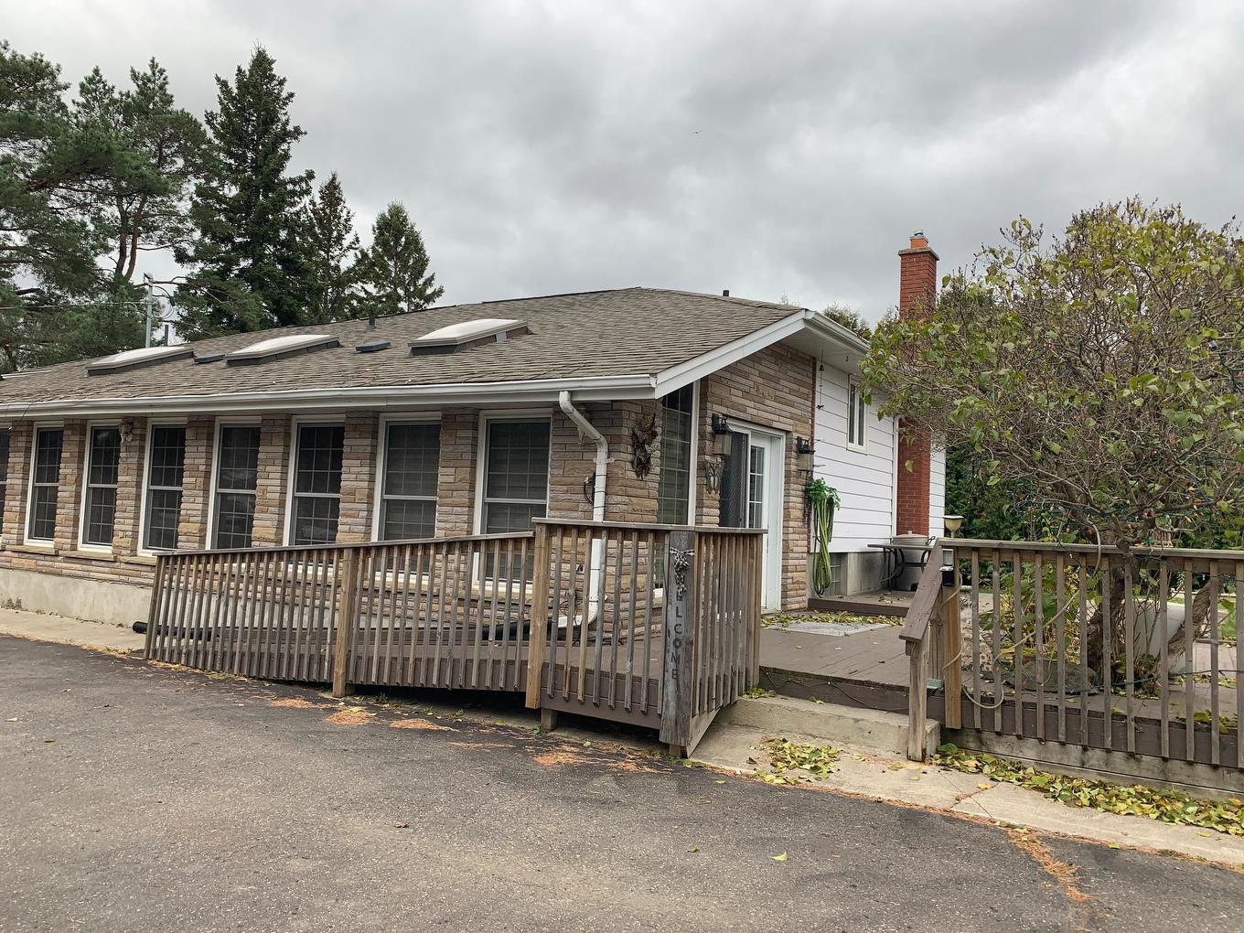 1325 Rosslyn Road, Thunder Bay, ON - Outdoor With Deck Patio Veranda