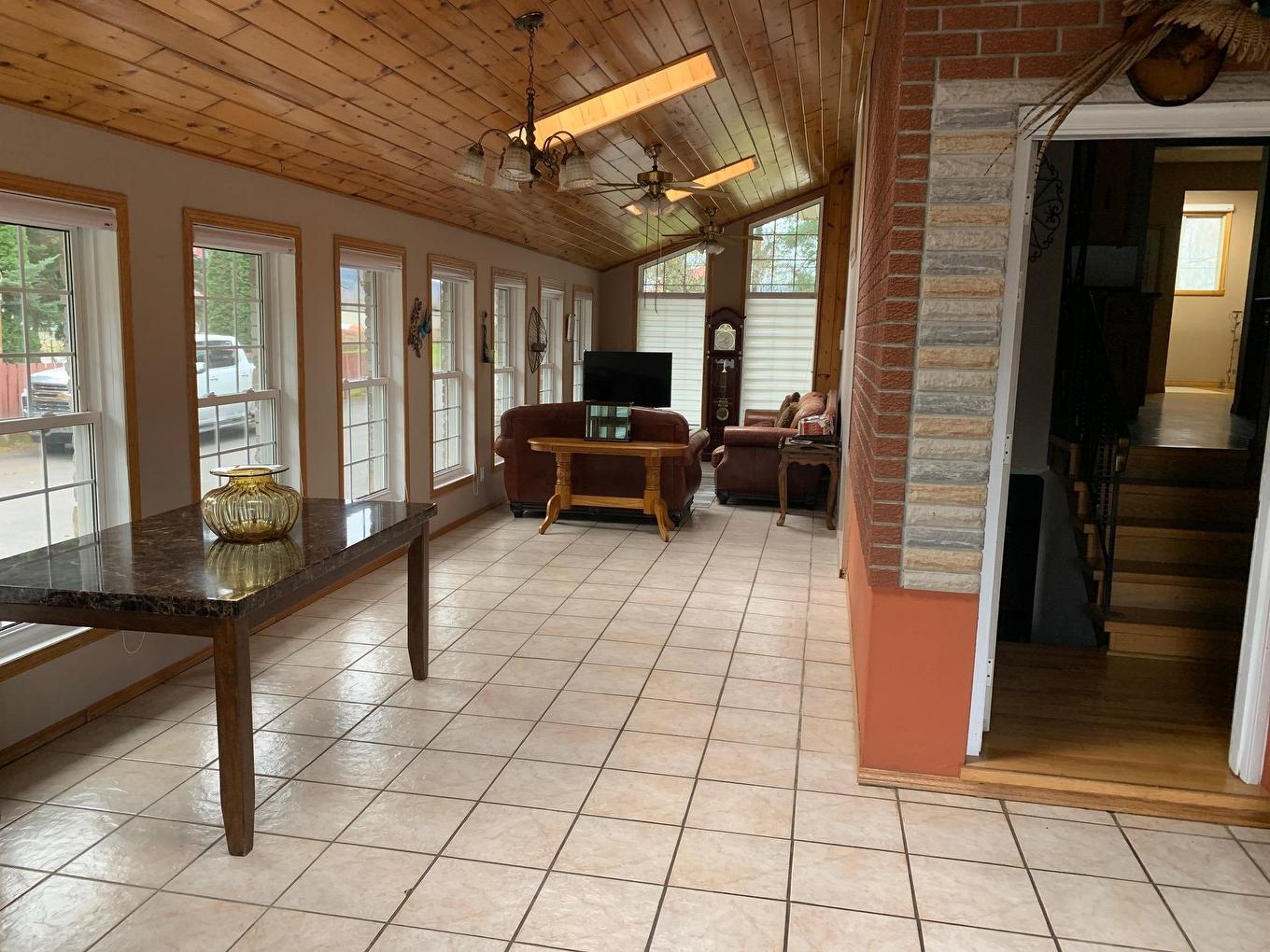 1325 Rosslyn Road, Thunder Bay, ON - Indoor Photo Showing Other Room