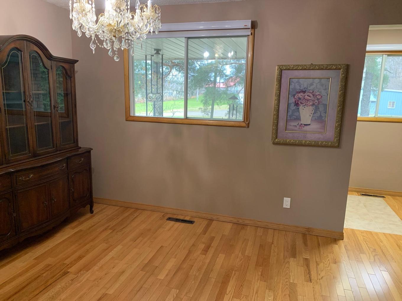 1325 Rosslyn Road, Thunder Bay, ON - Indoor Photo Showing Other Room