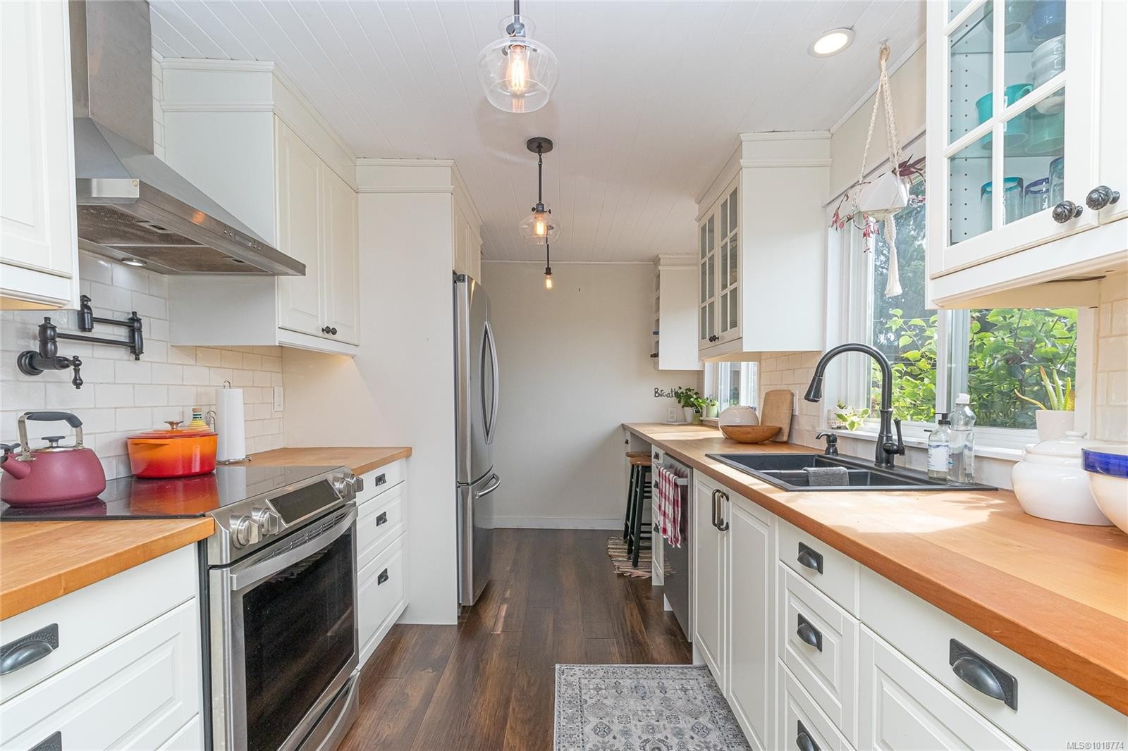 1892 Swartz Bay Rd, North Saanich, BC