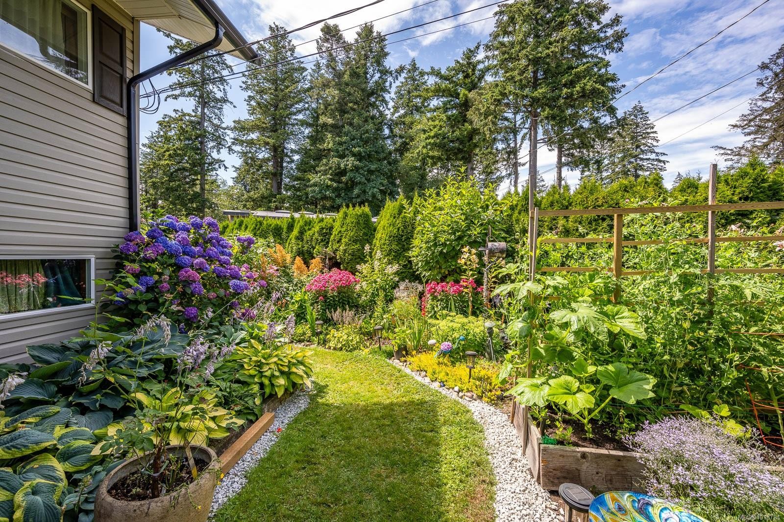 380 Sable Pl, Comox, BC