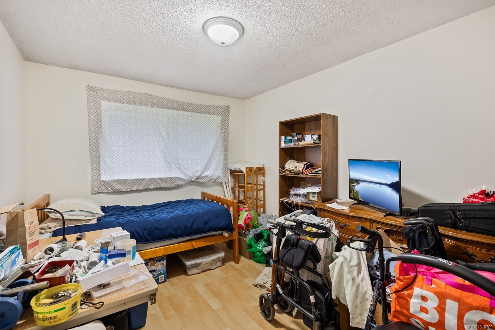 4792 Lewis Rd, Campbell River, BC - Indoor Photo Showing Bedroom