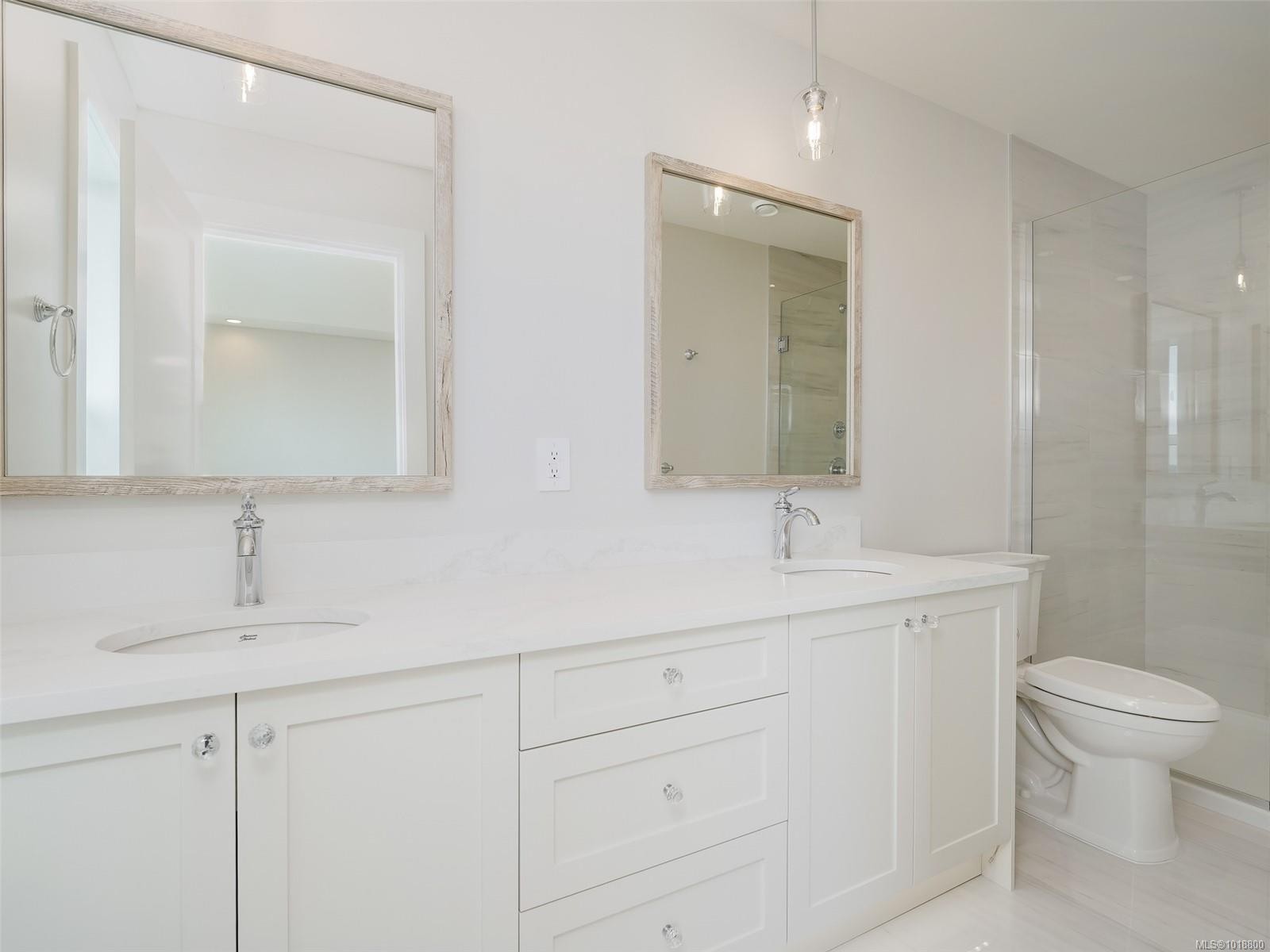 2285 Hudson Terr, Sooke, BC - Indoor Photo Showing Bathroom