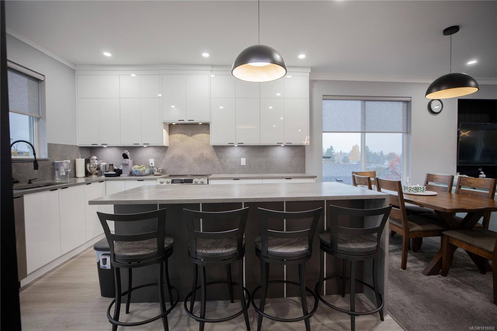 741 Snowdrop Ave, Saanich, BC