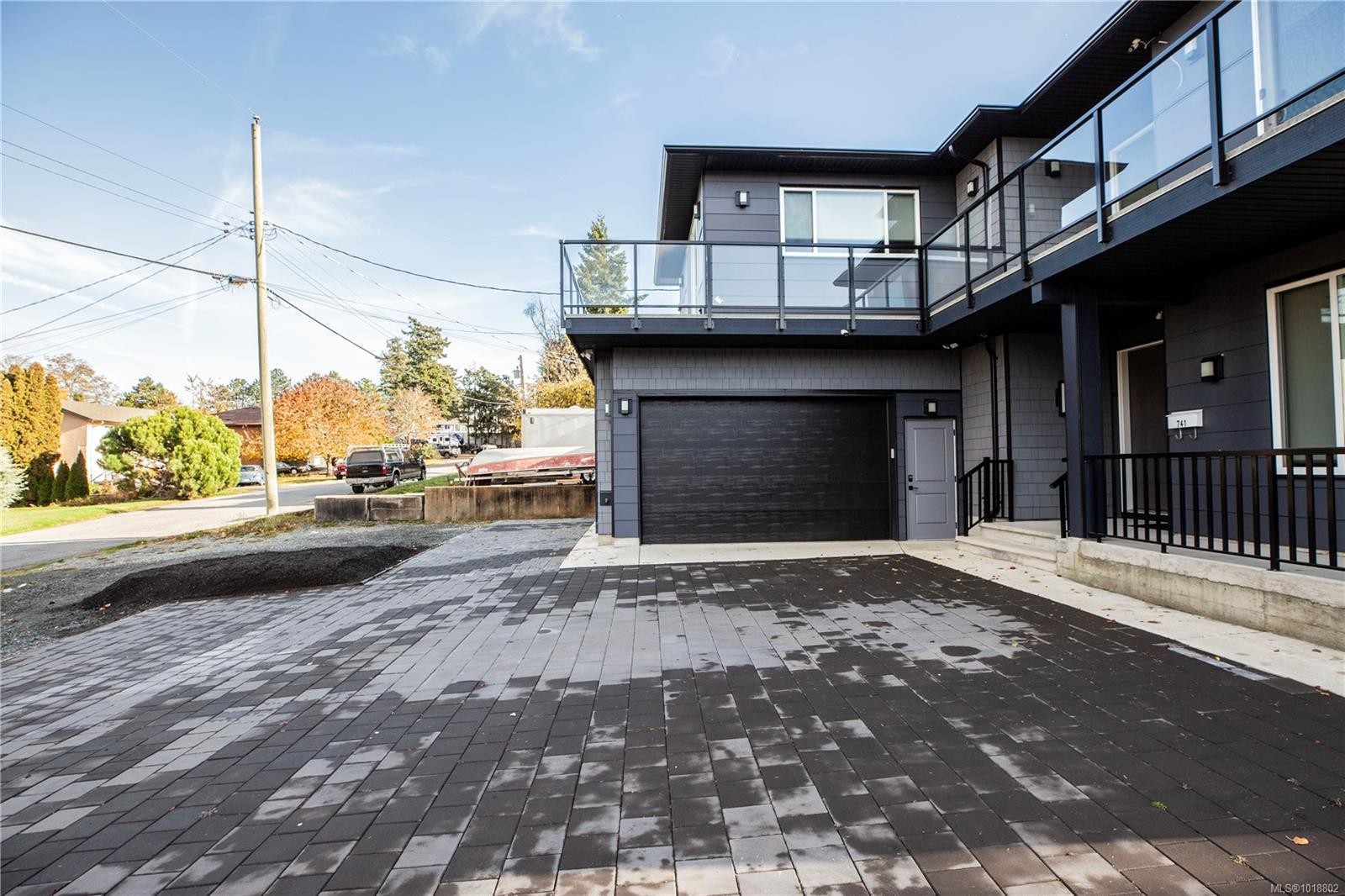 741 Snowdrop Ave, Saanich, BC