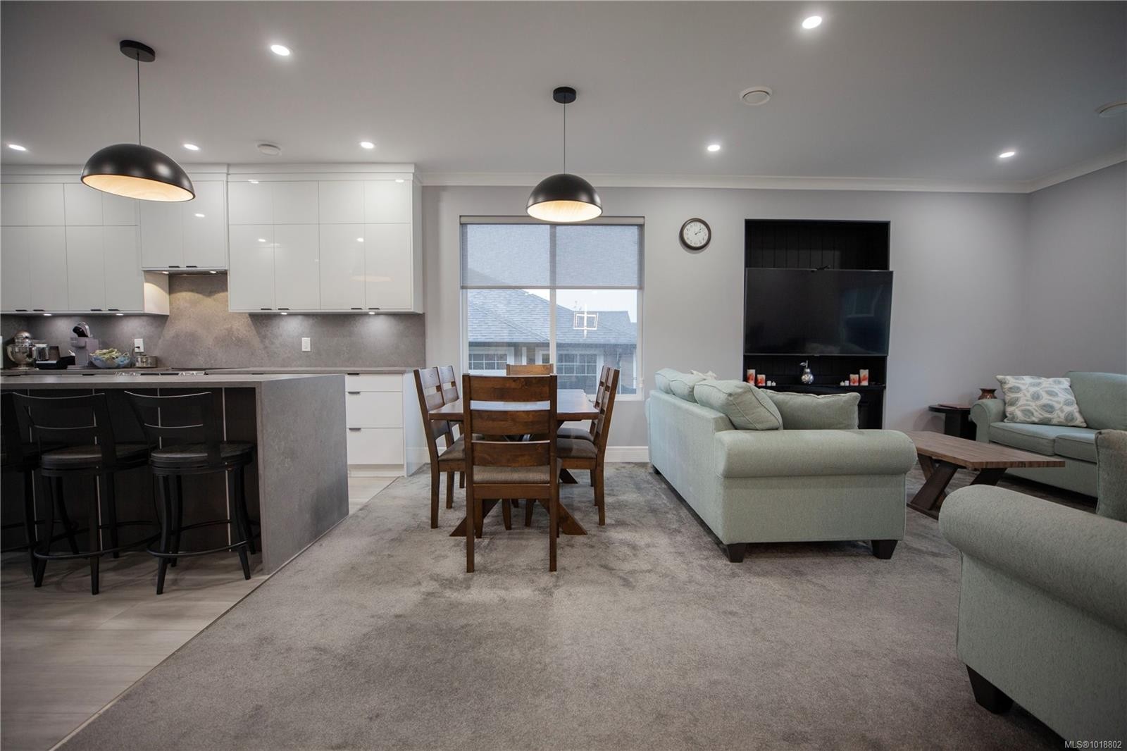 741 Snowdrop Ave, Saanich, BC