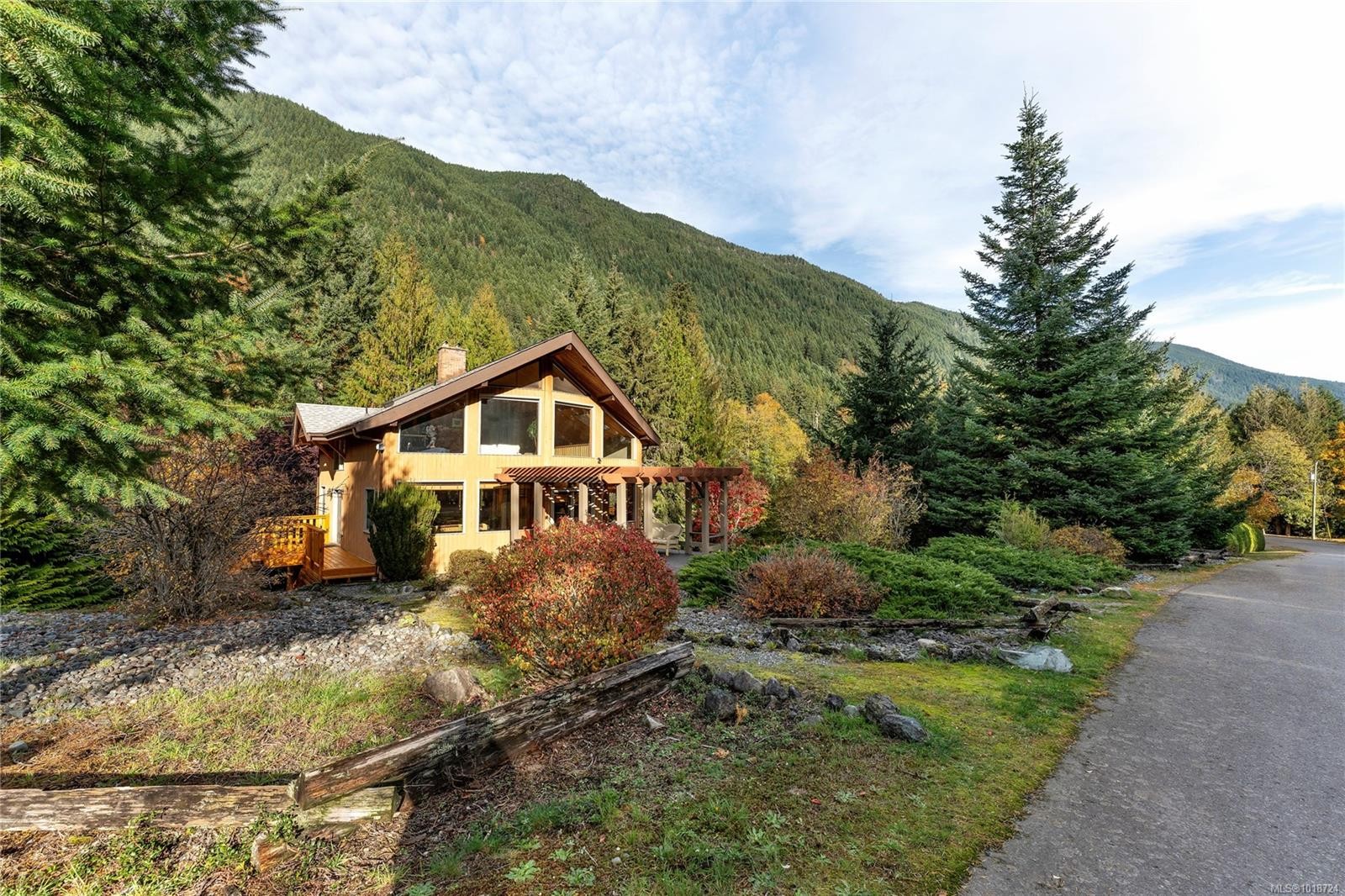 8105 Miracle Close, Youbou, BC