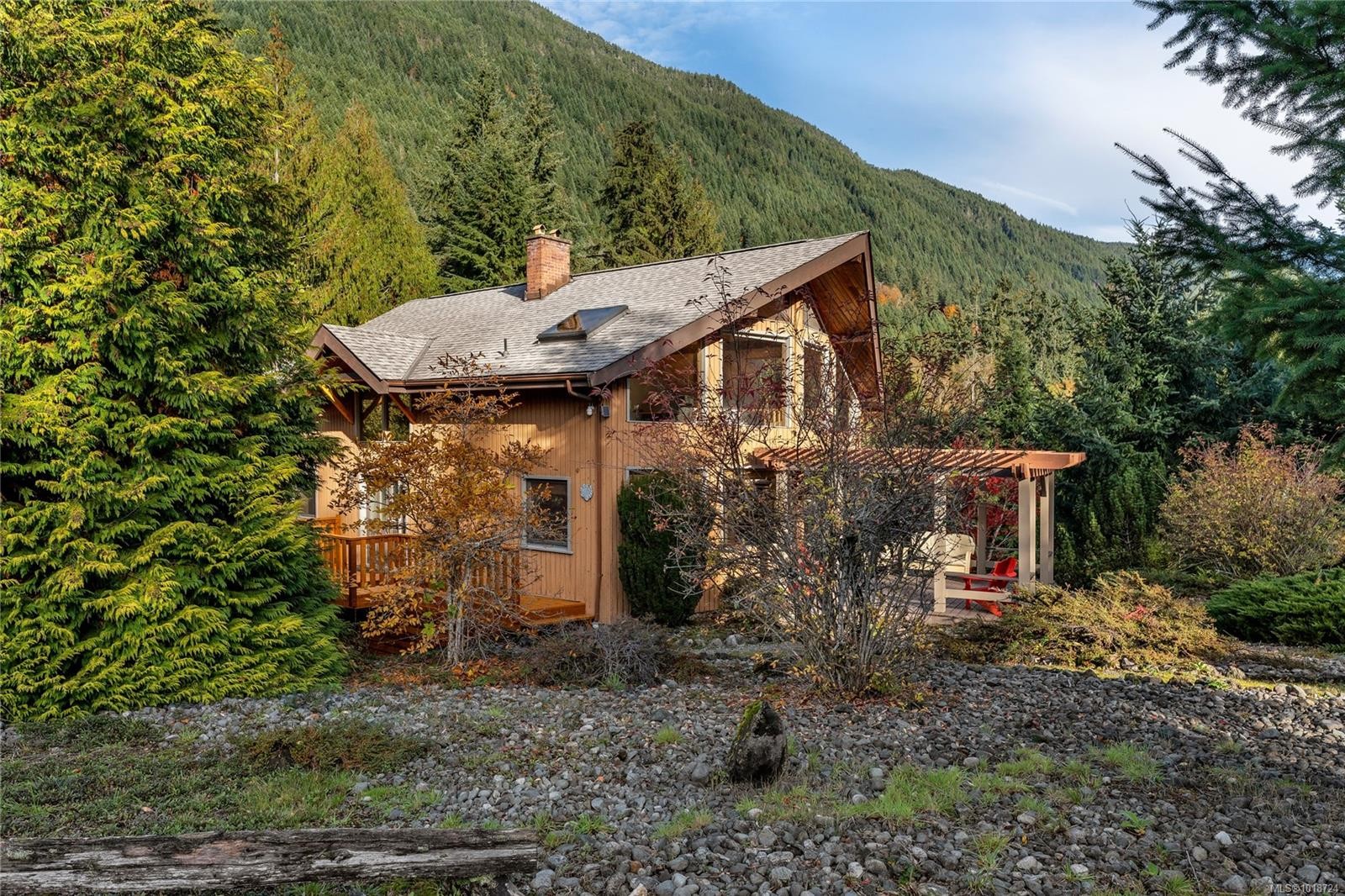 8105 Miracle Close, Youbou, BC