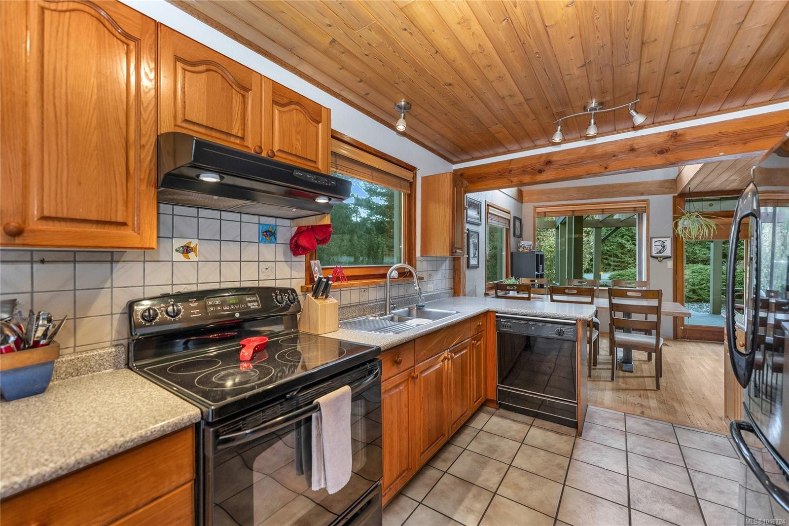 8105 Miracle Close, Youbou, BC