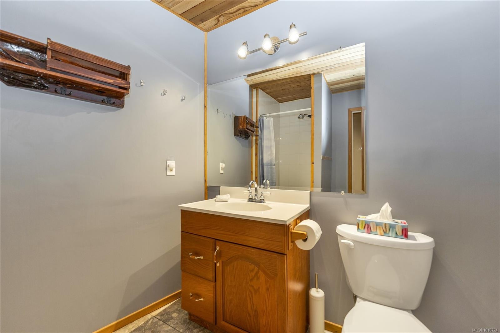 8105 Miracle Close, Youbou, BC