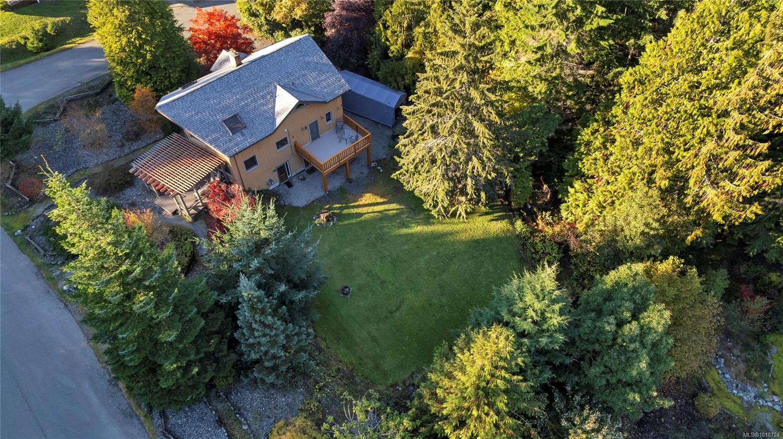 8105 Miracle Close, Youbou, BC