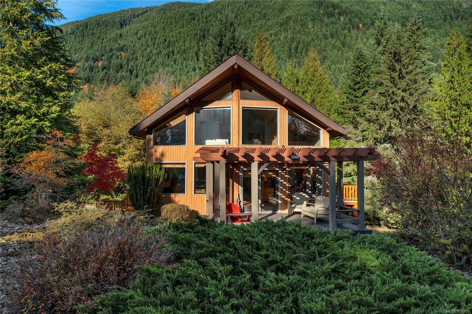 8105 Miracle Close, Youbou, BC