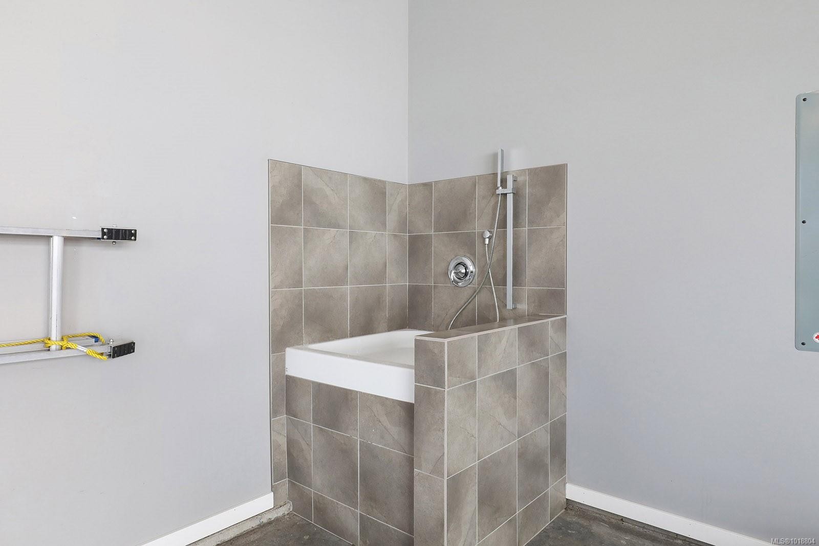 300 Connemara Rd, Comox, BC