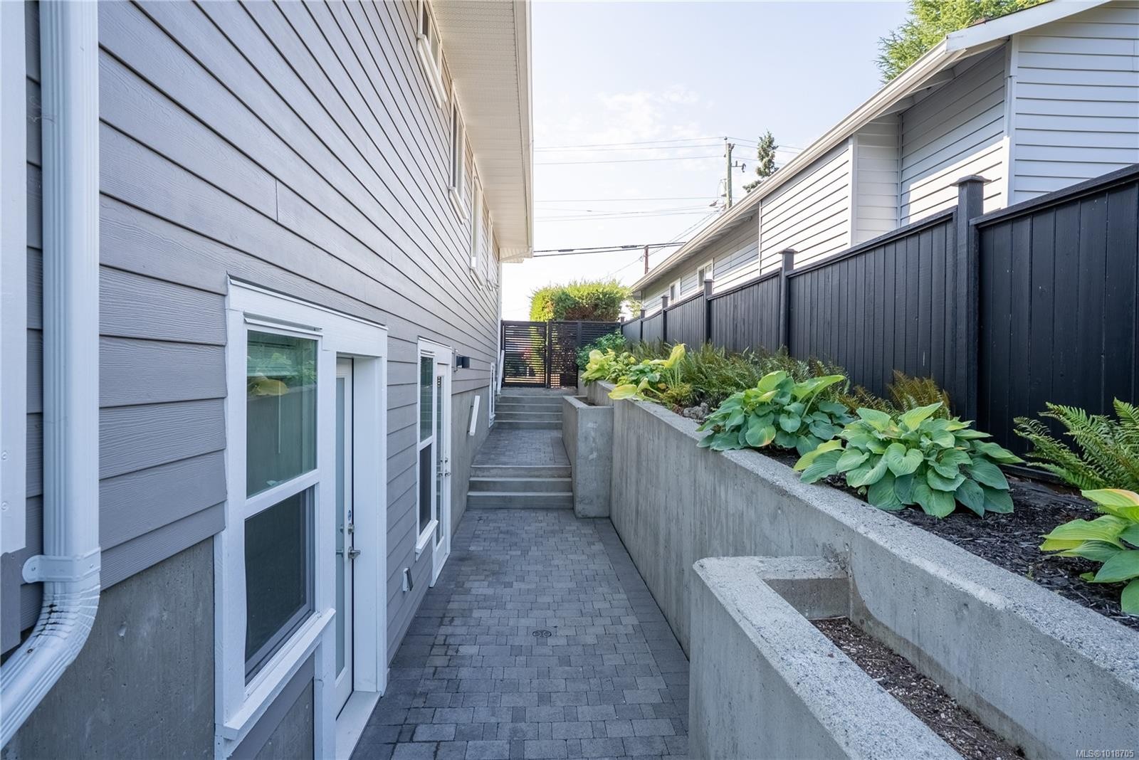812 Mann Ave, Saanich, BC - Outdoor With Exterior