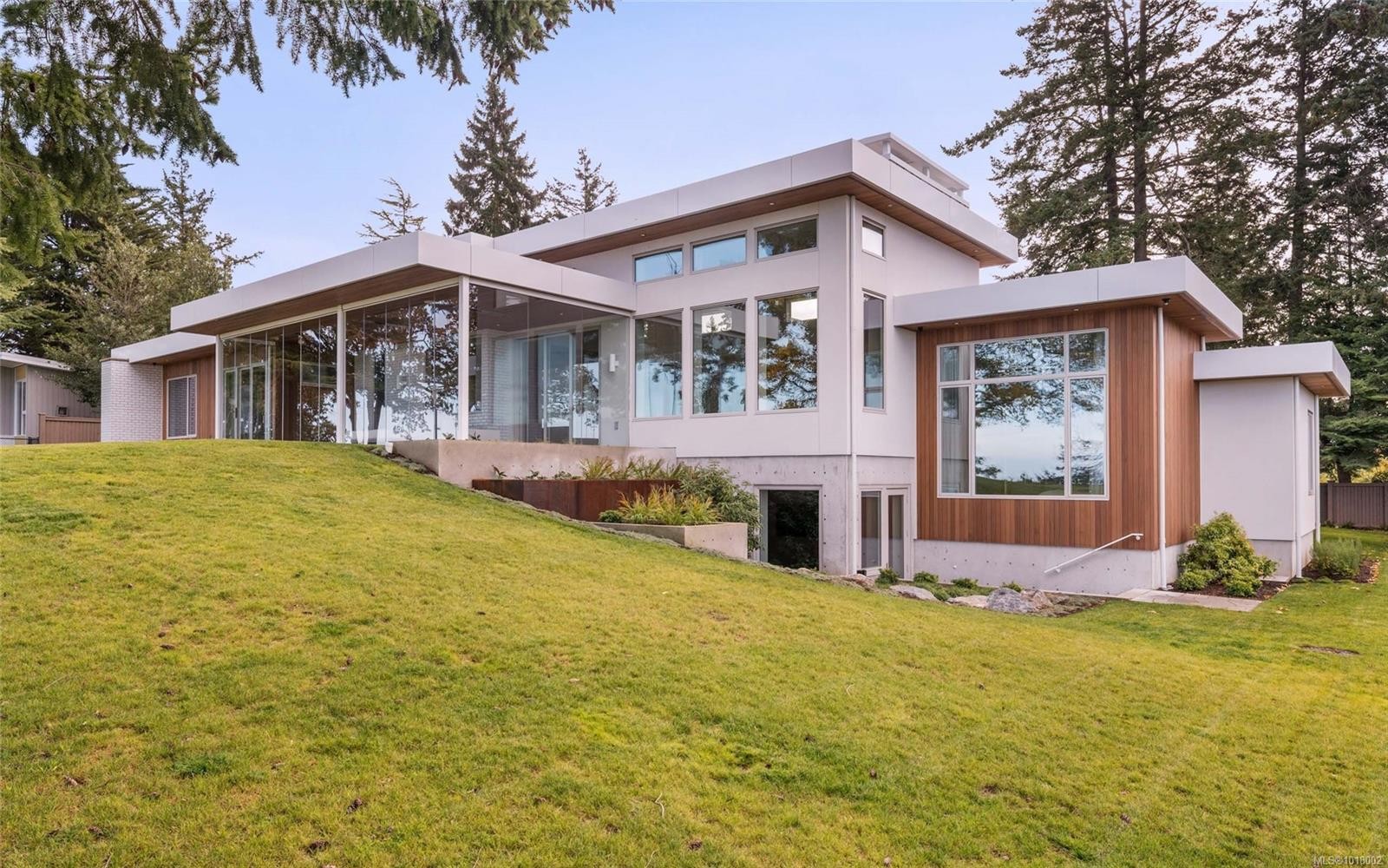 4570 Bissenden Pl, Saanich, BC