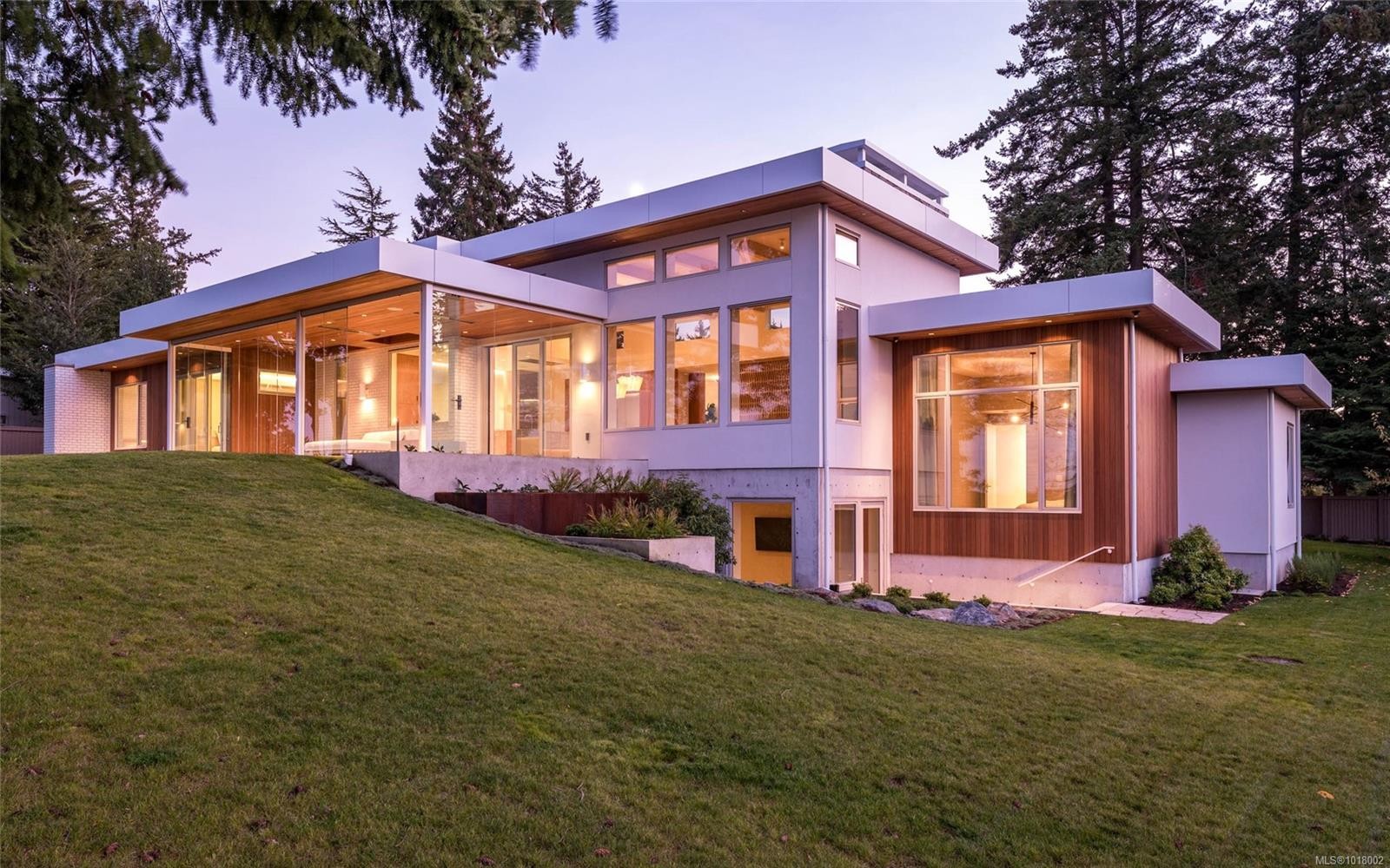 4570 Bissenden Pl, Saanich, BC