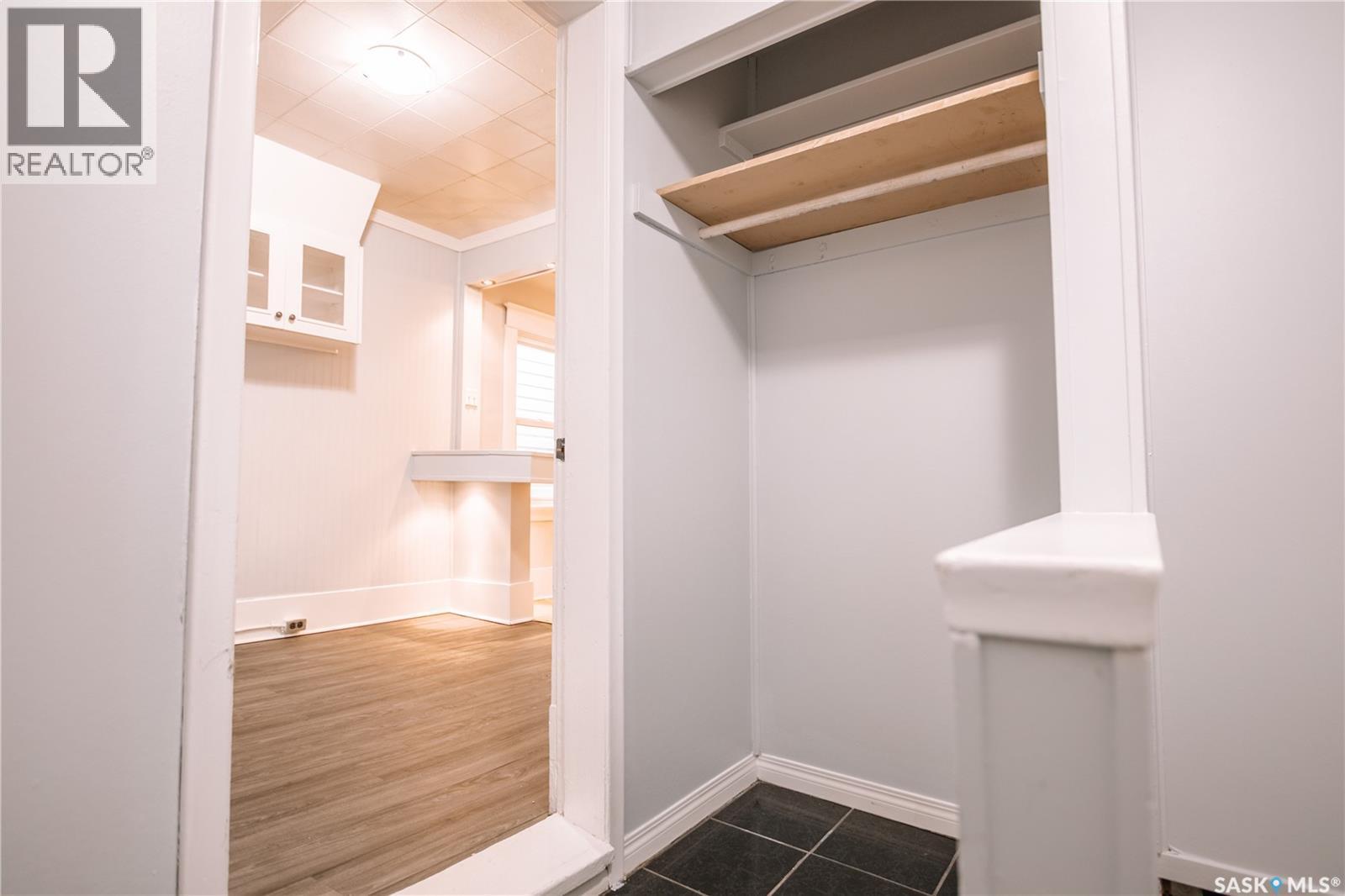 2061 Queen Street, Regina, SK - Indoor