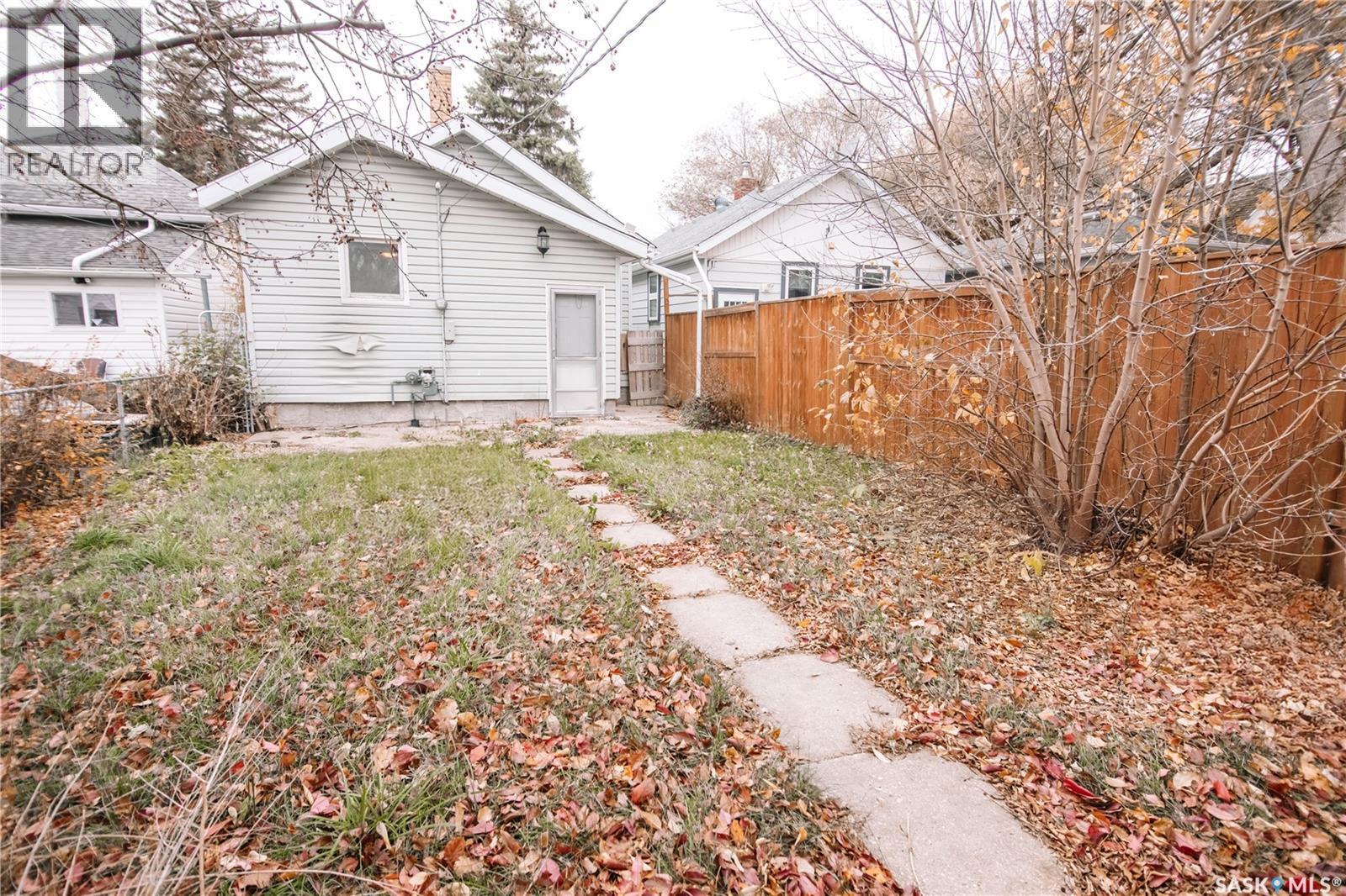 2061 Queen Street, Regina, SK - Outdoor