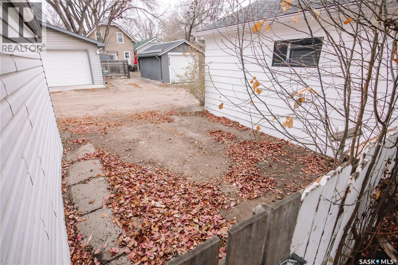 2061 Queen Street, Regina, SK - Outdoor