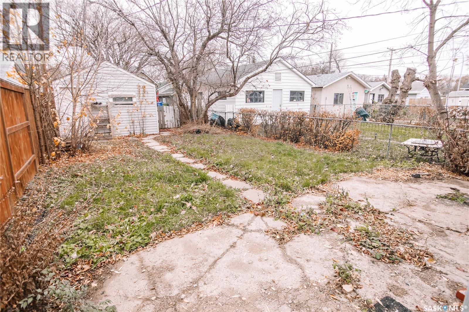 2061 Queen Street, Regina, SK - Outdoor