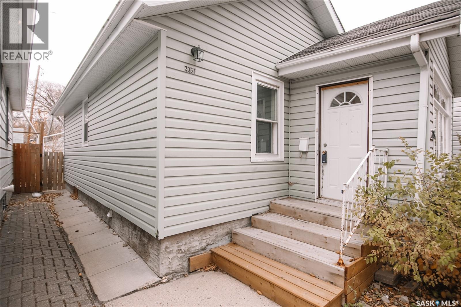 2061 Queen Street, Regina, SK - Outdoor