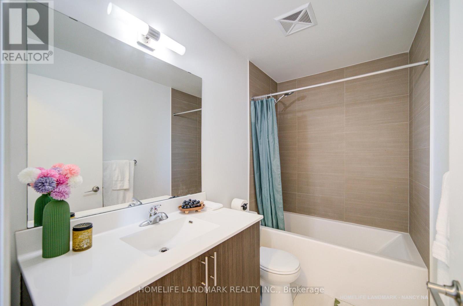 2611 - 55 Ann O'Reilly Road, Toronto, ON - Indoor Photo Showing Bathroom