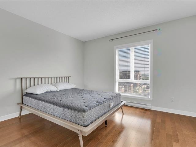 Master Bedroom - 901-3330 Boul. Le Carrefour, Laval (Chomedey), QC - Indoor Photo Showing Bedroom