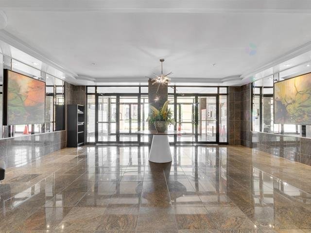 Mud Room - 901-3330 Boul. Le Carrefour, Laval (Chomedey), QC - Indoor Photo Showing Other Room