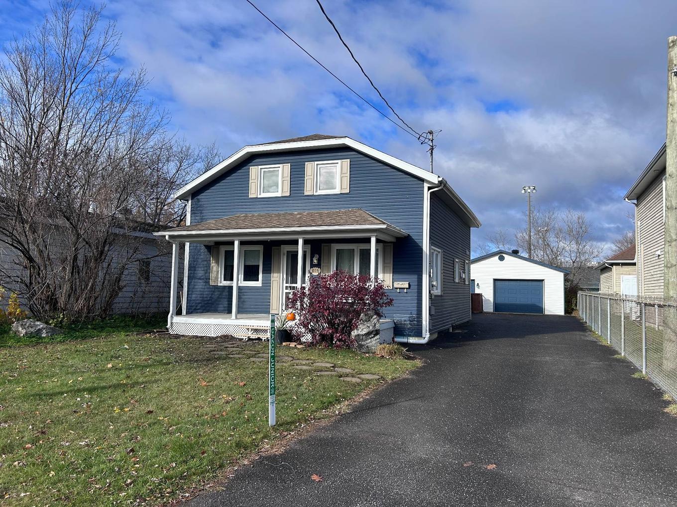 Façade - 815 Rue Florette-Lavigne, Drummondville, QC - Outdoor