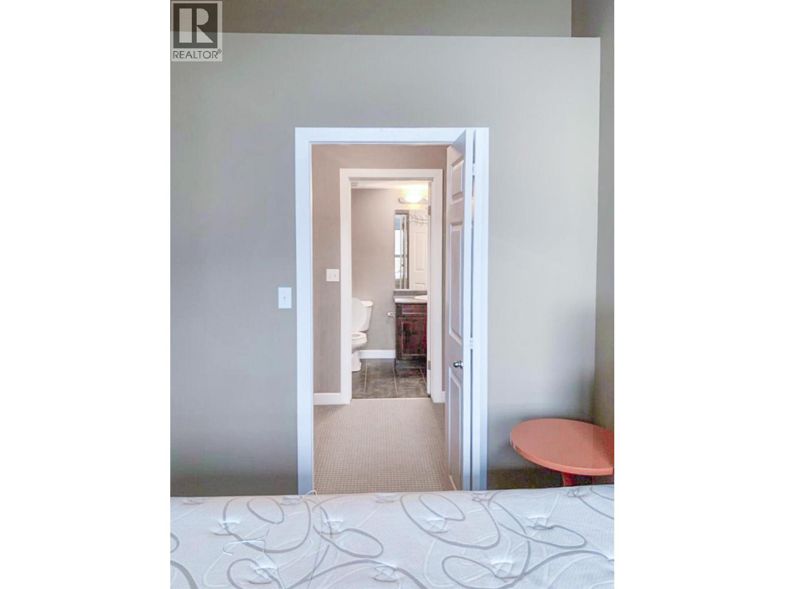 205 Third Avenue Unit# 3420, Invermere, BC - Indoor Photo Showing Bedroom