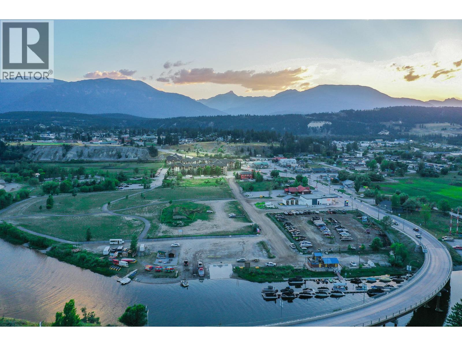 petes marina - 205 Third Avenue Unit# 3420, Invermere, BC - Outdoor With Body Of Water With View