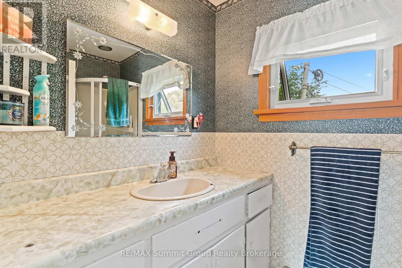 235274 Grey Road 13, Grey Highlands, ON - Indoor Photo Showing Bathroom