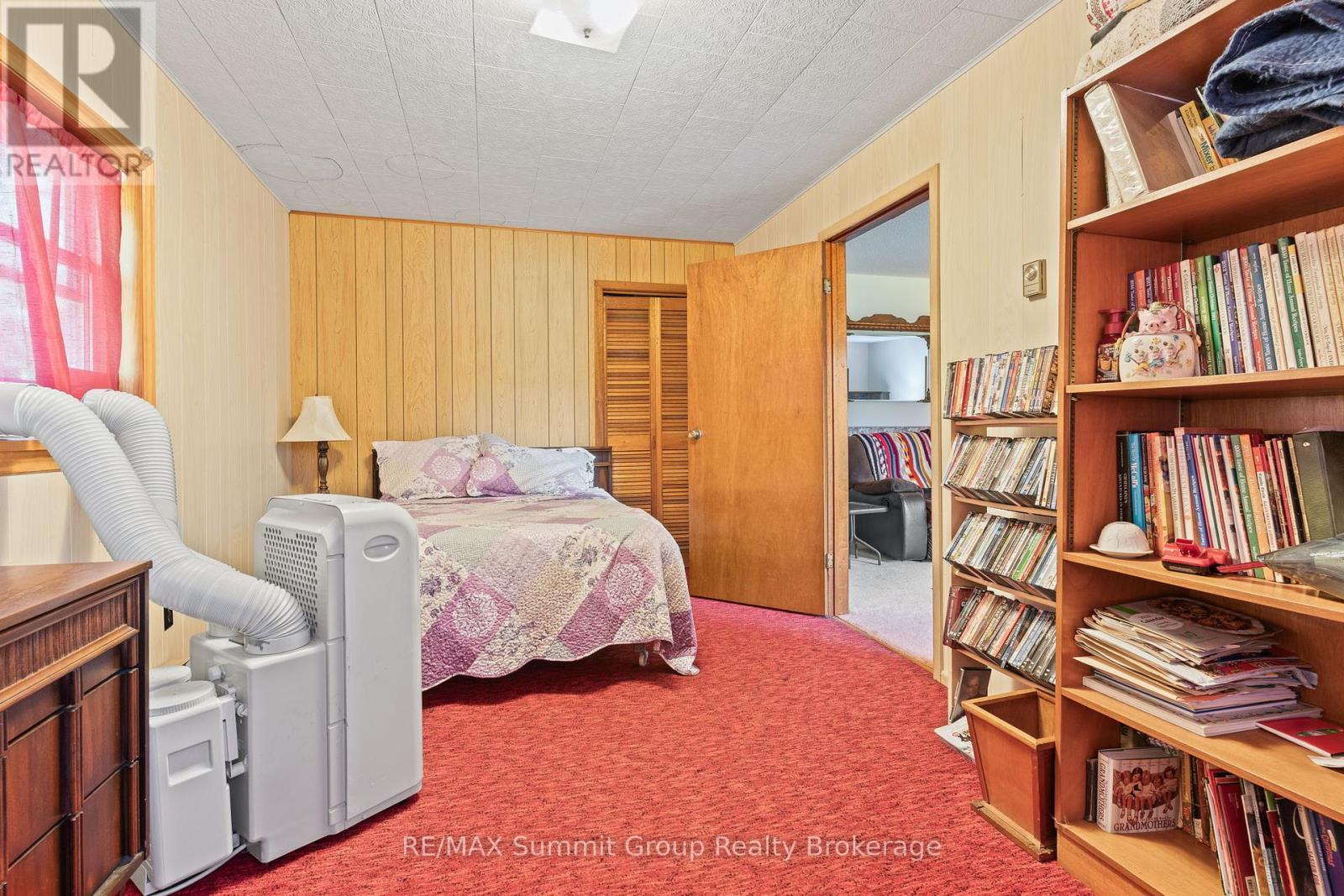 235274 Grey Road 13, Grey Highlands, ON - Indoor Photo Showing Bedroom