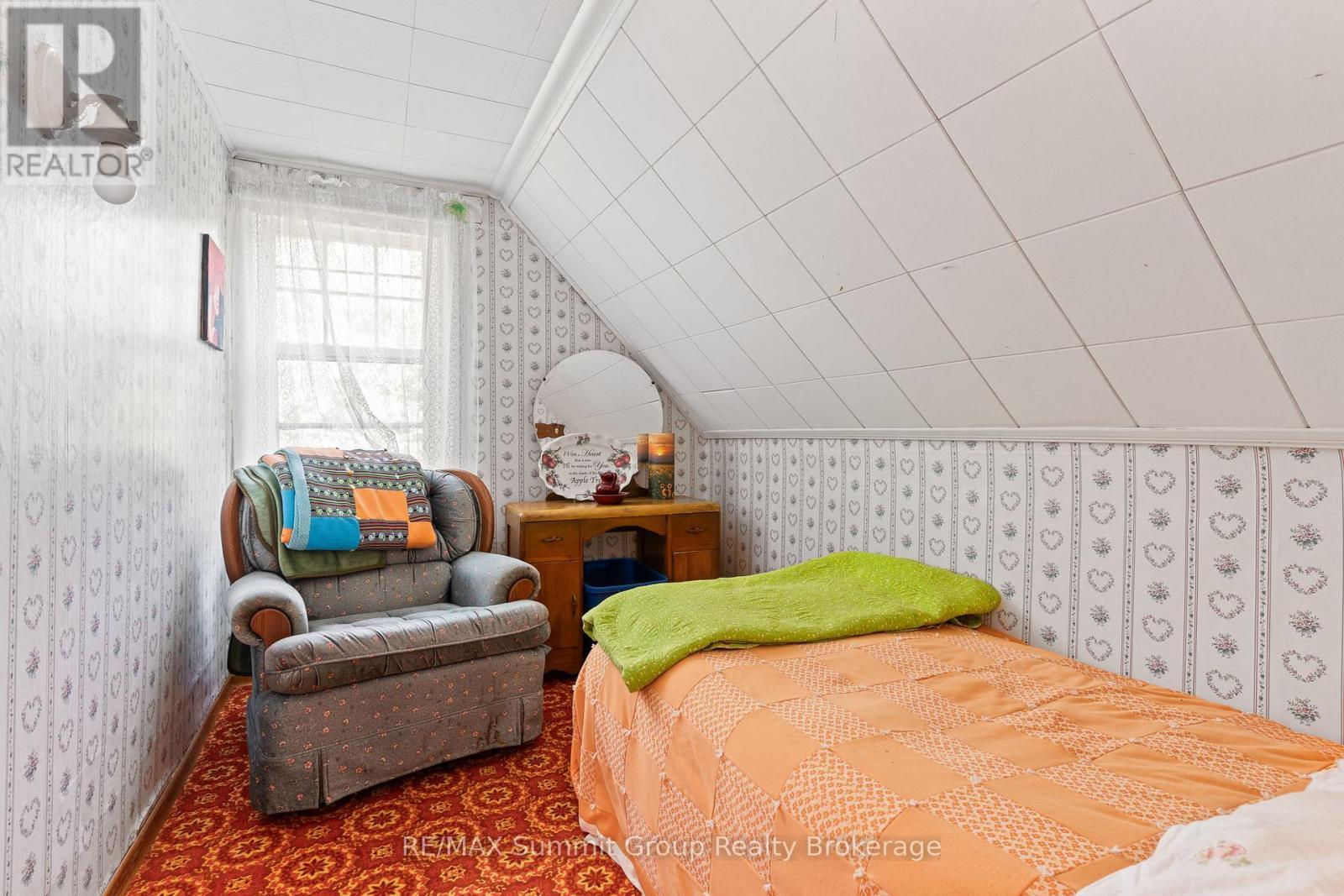 235274 Grey Road 13, Grey Highlands, ON - Indoor Photo Showing Bedroom