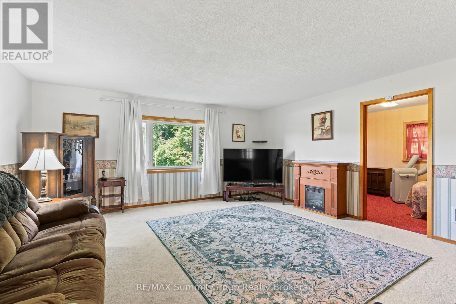 235274 Grey Road 13, Grey Highlands, ON - Indoor Photo Showing Living Room