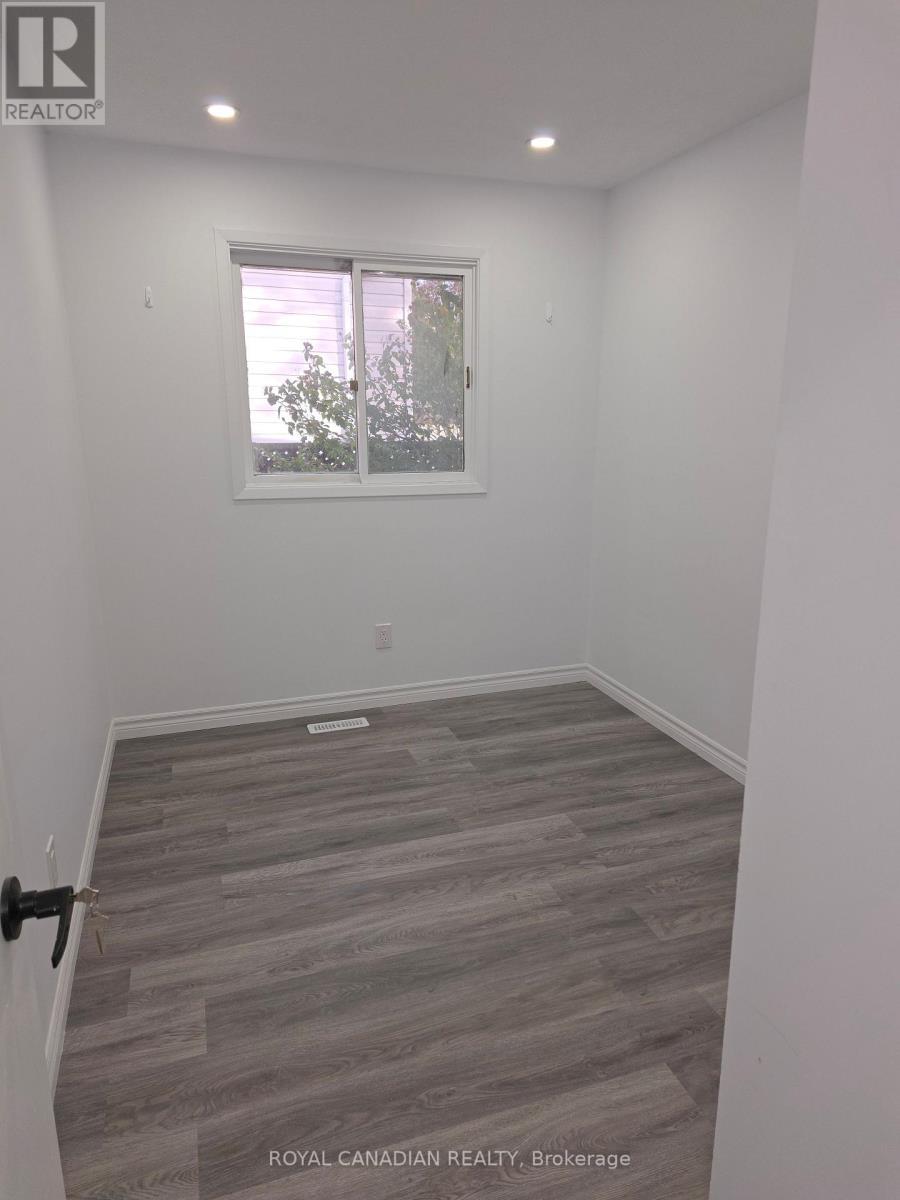 Upper - 29 Renny Crescent, London South, ON - Indoor Photo Showing Other Room