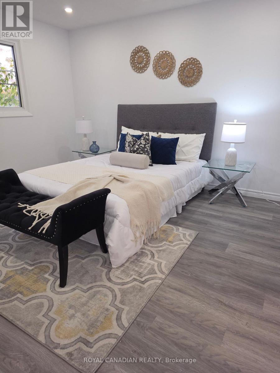 Upper - 29 Renny Crescent, London South, ON - Indoor Photo Showing Bedroom