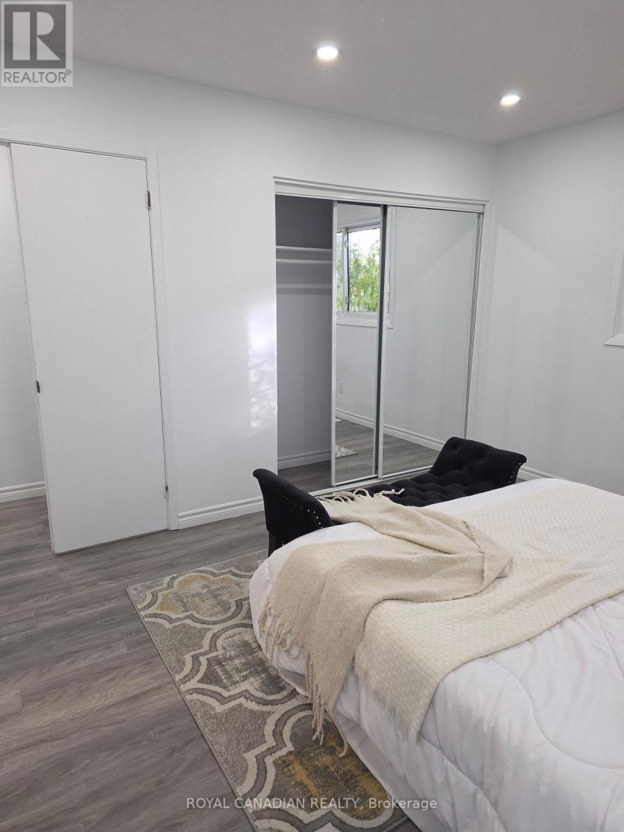 Upper - 29 Renny Crescent, London South, ON - Indoor Photo Showing Bedroom