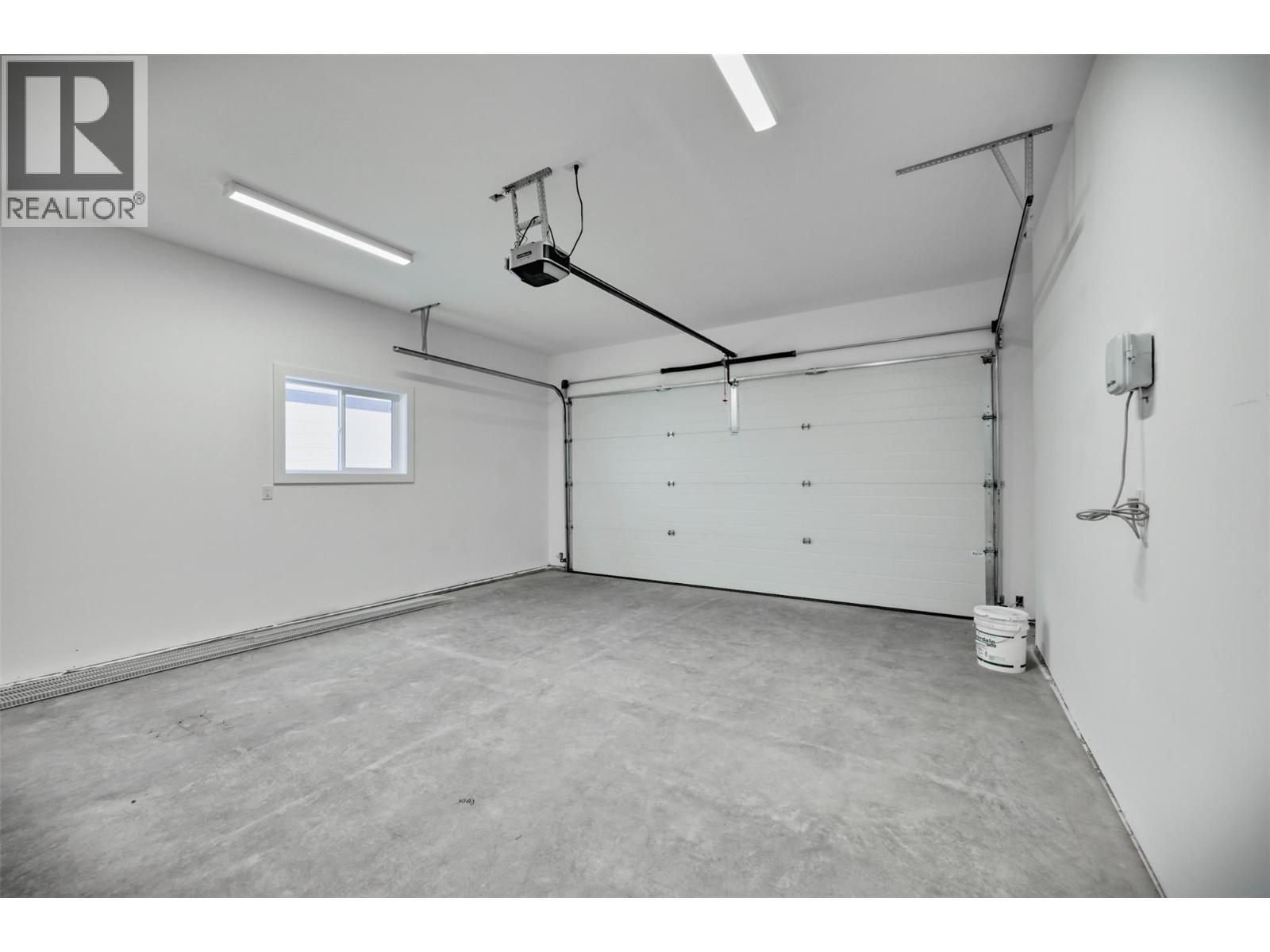 11 Wood Duck Way, Osoyoos, BC - Indoor Photo Showing Garage